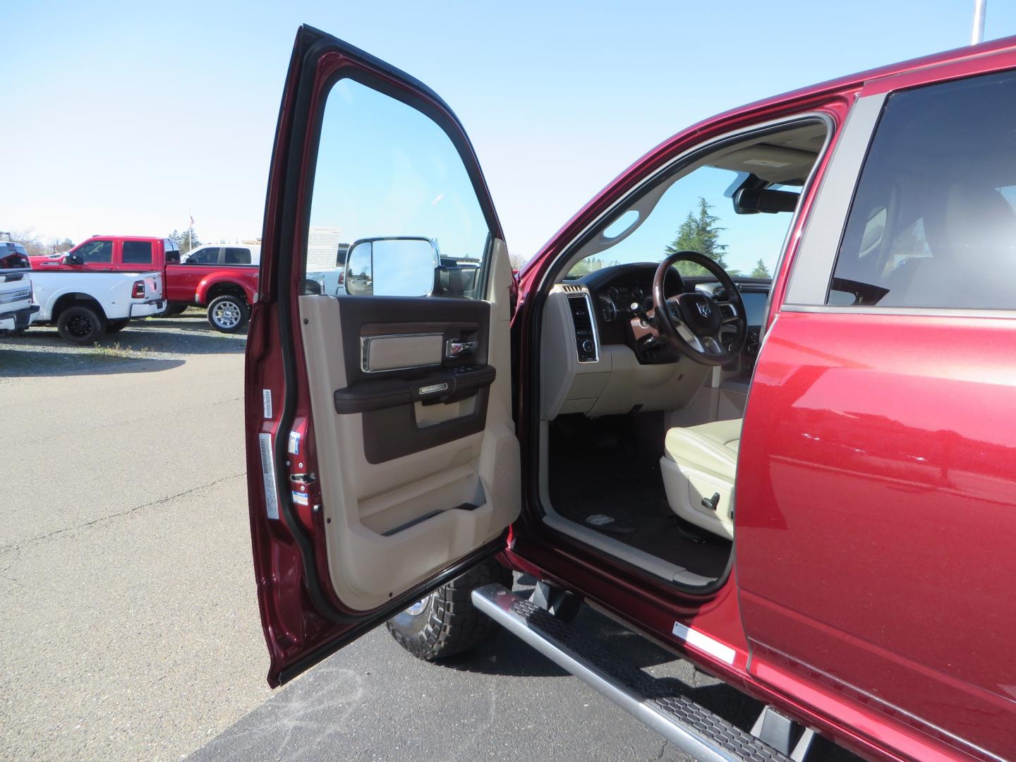 2017 MAROON /TAN RAM 3500 Laramie Mega Cab 4WD (3C63R3ML6HG) with an 6.7L V8 OHV 16V DIESEL engine, automatic transmission, located at 2630 Grass Valley Highway, Auburn, CA, 95603, (530) 508-5100, 38.937893, -121.095482 - Photo#13